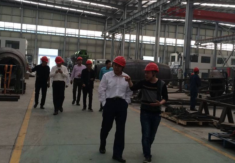 一汽解放青島整車事業部商務考察團蒞臨程力重工