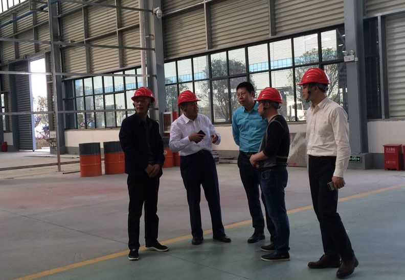 一汽解放青島整車事業部商務考察團蒞臨程力重工