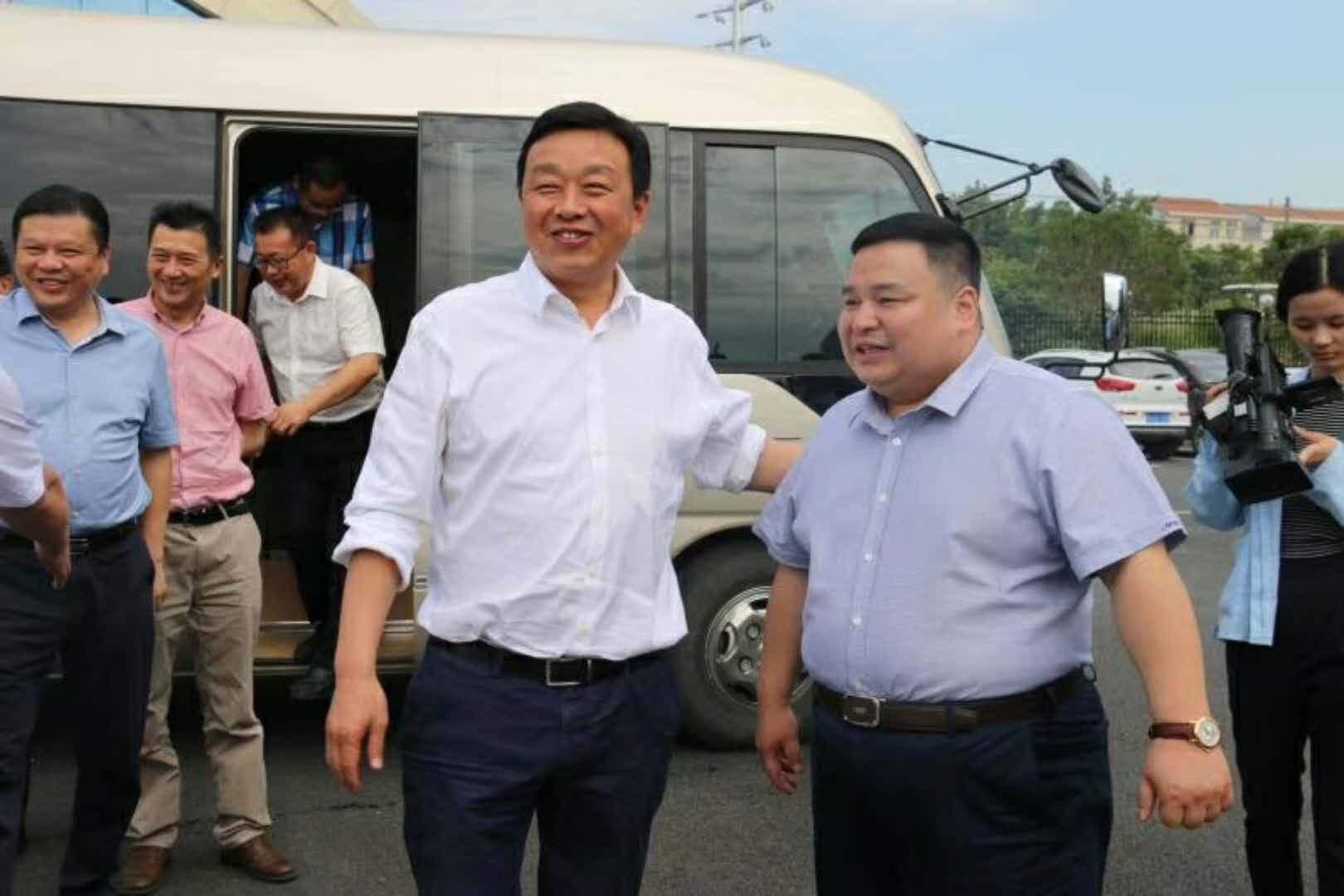 武漢市黃陂區委吳書記等區領導一行蒞臨程力重工指導工作